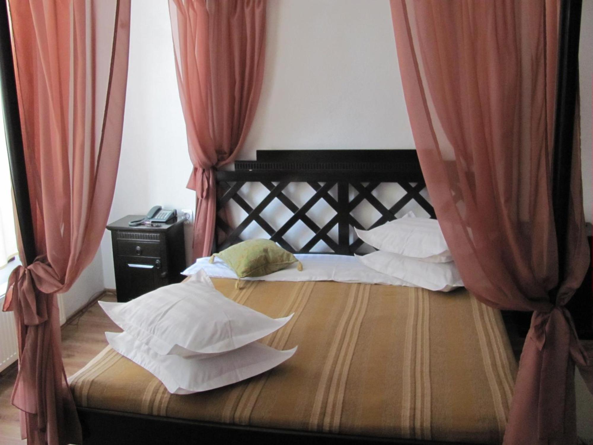 Residenza Dutzu-Boutique Hotel Браїла Екстер'єр фото